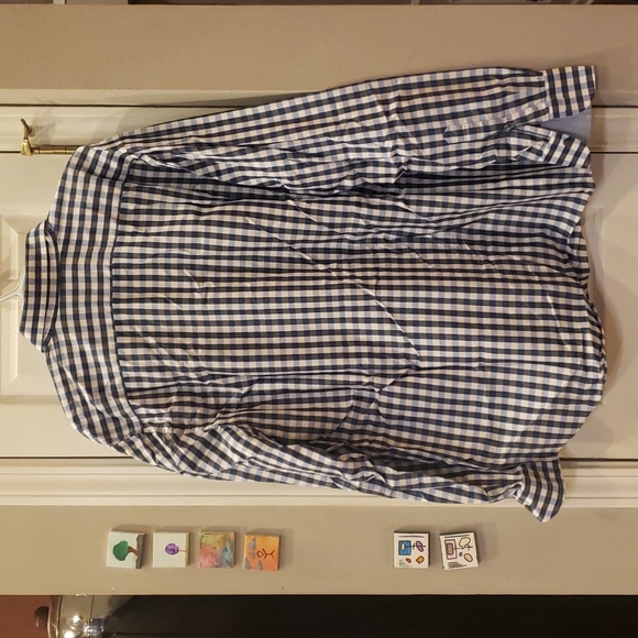Button down - Picture 2 of 4